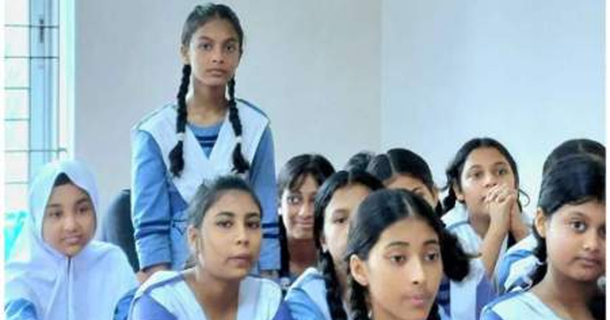 সপ্তাহে তিনদিন অনলাইনে ক্লাস নেওয়ার সিদ্ধান্ত