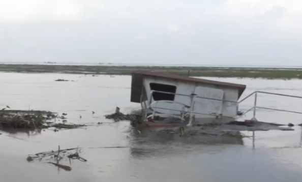 কোটি টাকার রেসকিউ বোট পড়ে আছে অবহেলায়